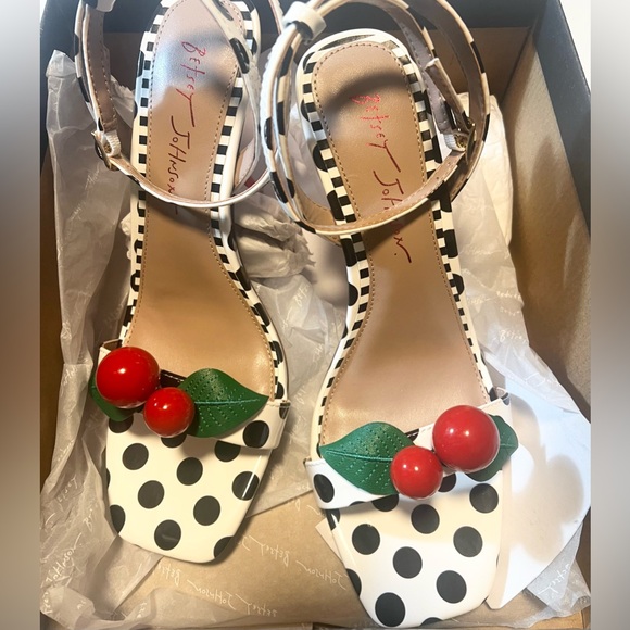 NEW in Box Betsey Johnson Maia Cherry Two-Piece Dress
Sandals/Heels Size 8.5 - Picture 5 of 5